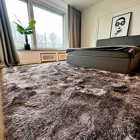 Spectecular Rhineview Fair Parking Luxury 12 Pers Apartment Dusseldorf