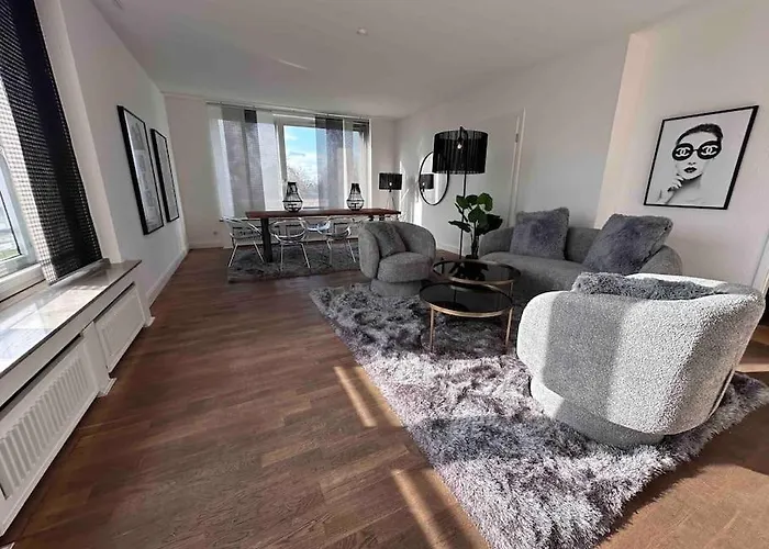 Spectecular Rhineview Fair Parking Luxury 12 Pers Düsseldorf