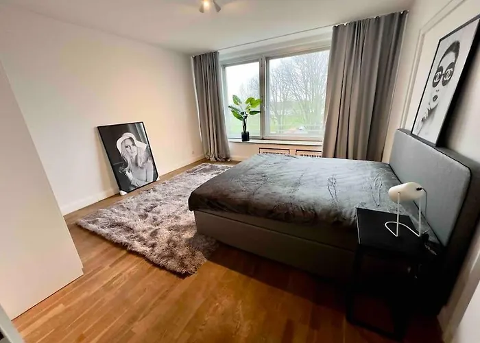 Apartamento Spectecular Rhineview Fair Parking Luxury 12 Pers Düsseldorf