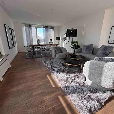 Spectecular Rhineview Fair Parking Luxury 12 Pers Dusseldorf