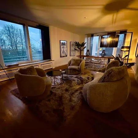 Apartment Spectecular Rhineview Fair Parking Luxury 12 Pers Dusseldorf